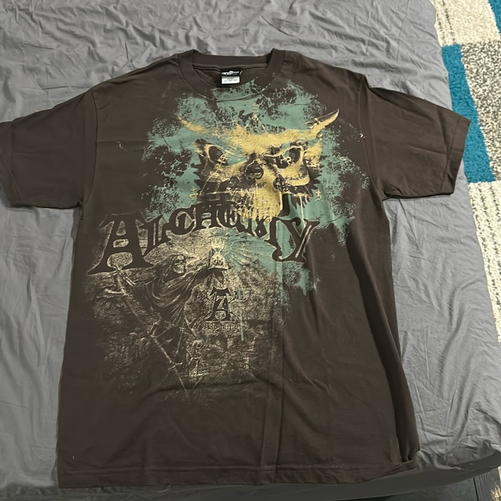 Alchemy Gothic size large tee